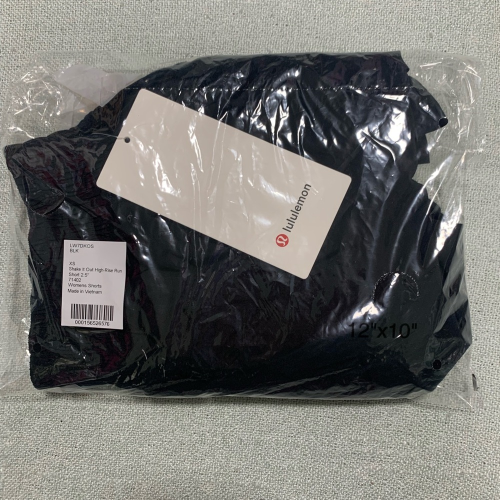 Lululemon NWT Shake It Out High-Rise Running Short 2.5" size XS Black - Picture 6 of 13